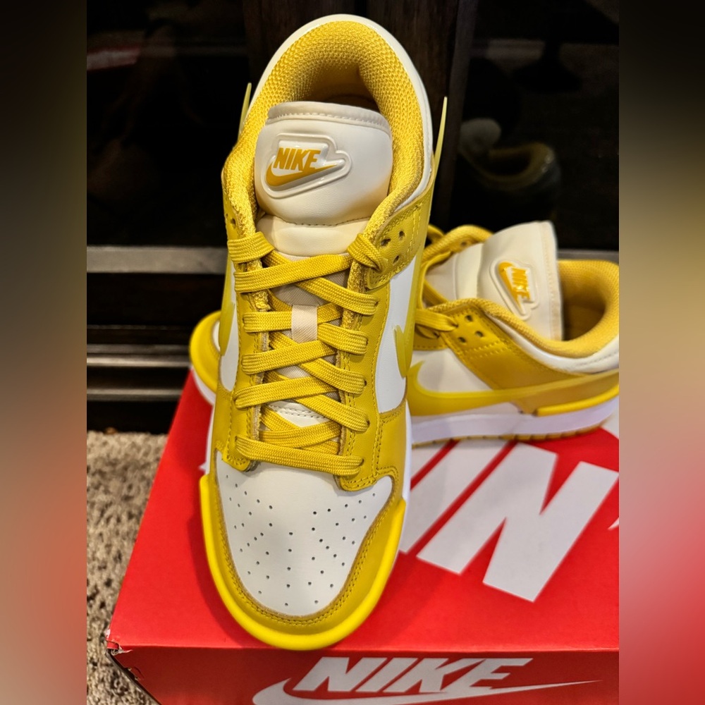 WMN NIKE DUNK LOW TWIST (COCONUT MILK/SULFUR)